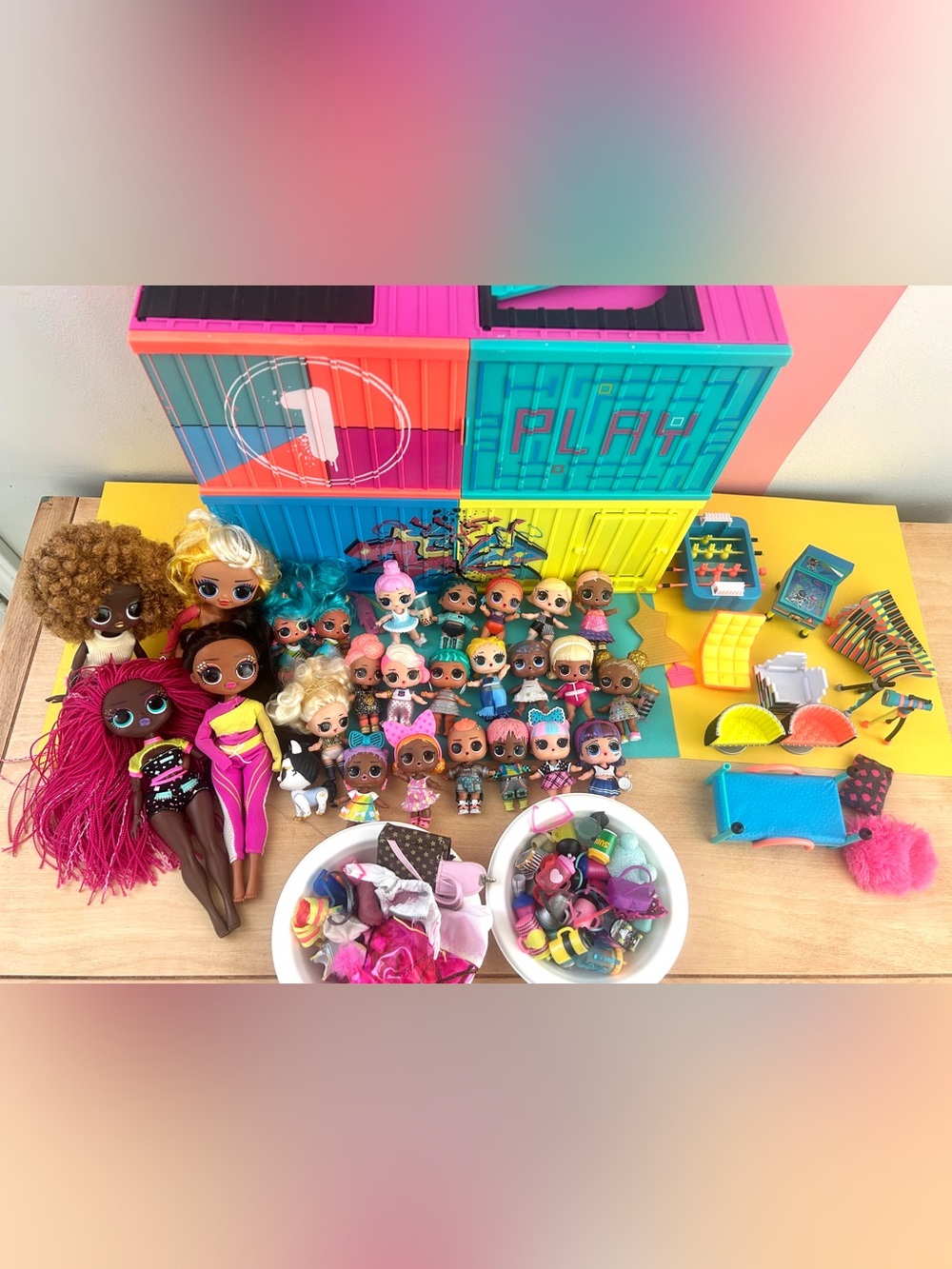 200+ Piece LOL Clubhouse Lot • Clean Clubhouse, Furniture, 35 Dolls +more! Lot 2